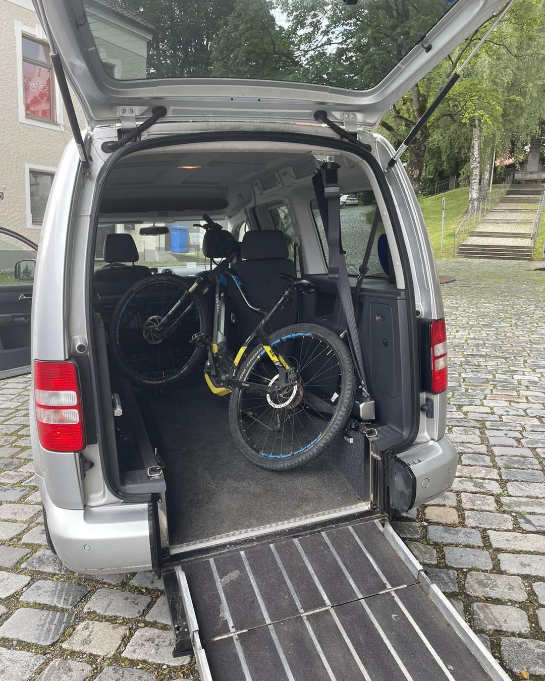 Ahmet’s Fahrservice Fahrzeug in Burgau